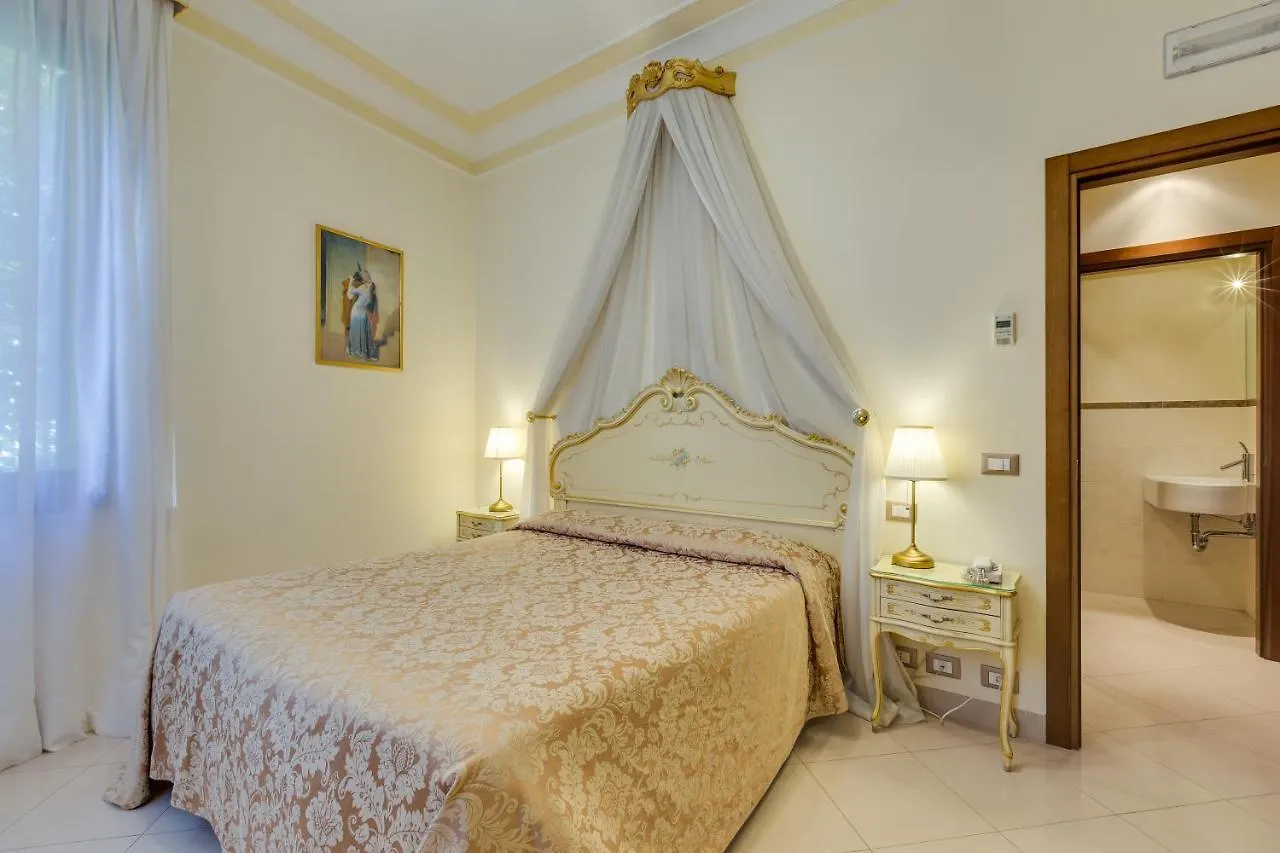 Hotel At Leonard Velence