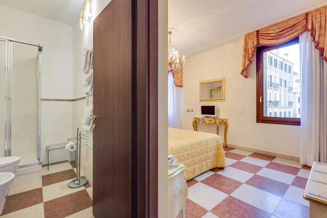 Hotel At Leonard Venice
